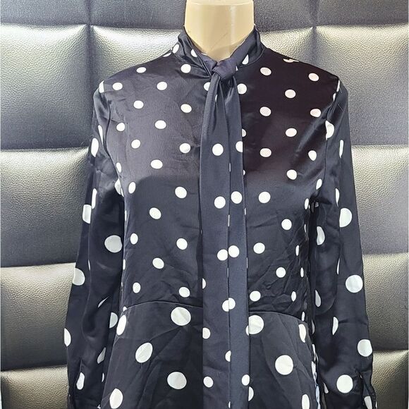 H & M blouse  - Picture 1 of 6